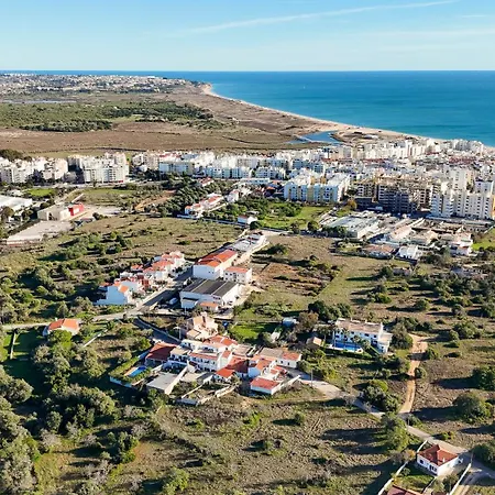 Duplex Moderno Perto Da * Armação de Pêra